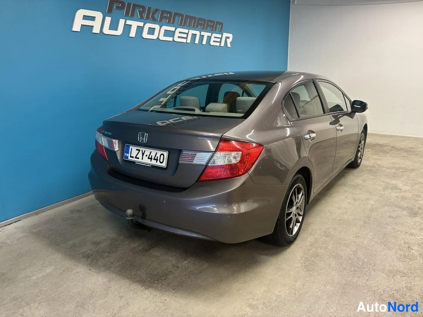 Harmaa Honda Civic 2012, takaviisto, kuva 6