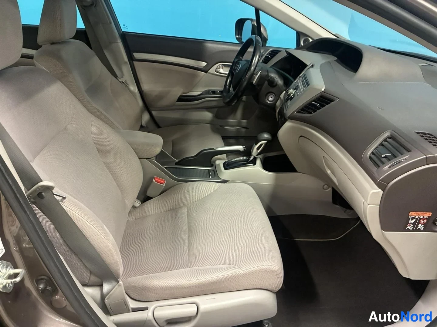 Harmaa Honda Civic 2012, ohjaamo, kuva 8