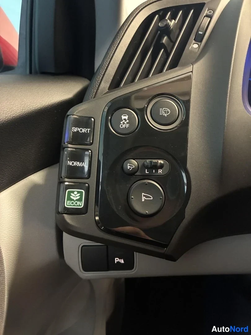 Punainen Honda CR-Z 2011, yksityiskohta, kuva 14