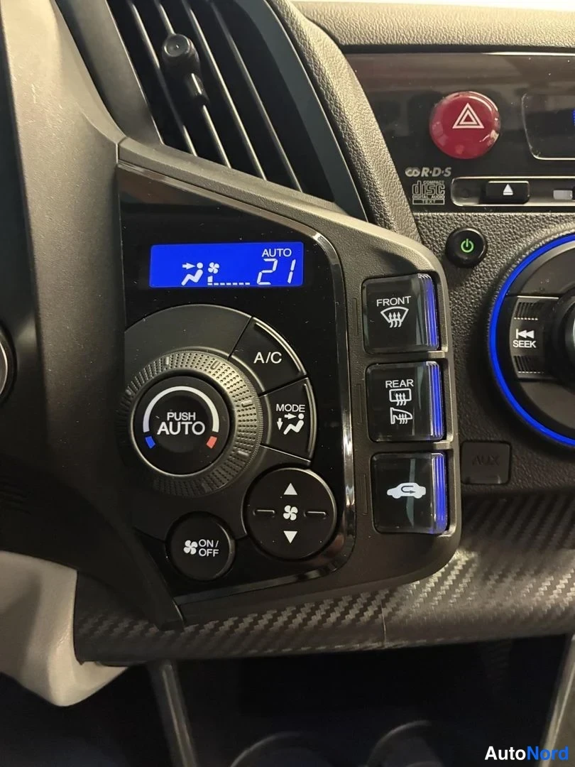 Punainen Honda CR-Z 2011, yksityiskohta, kuva 15
