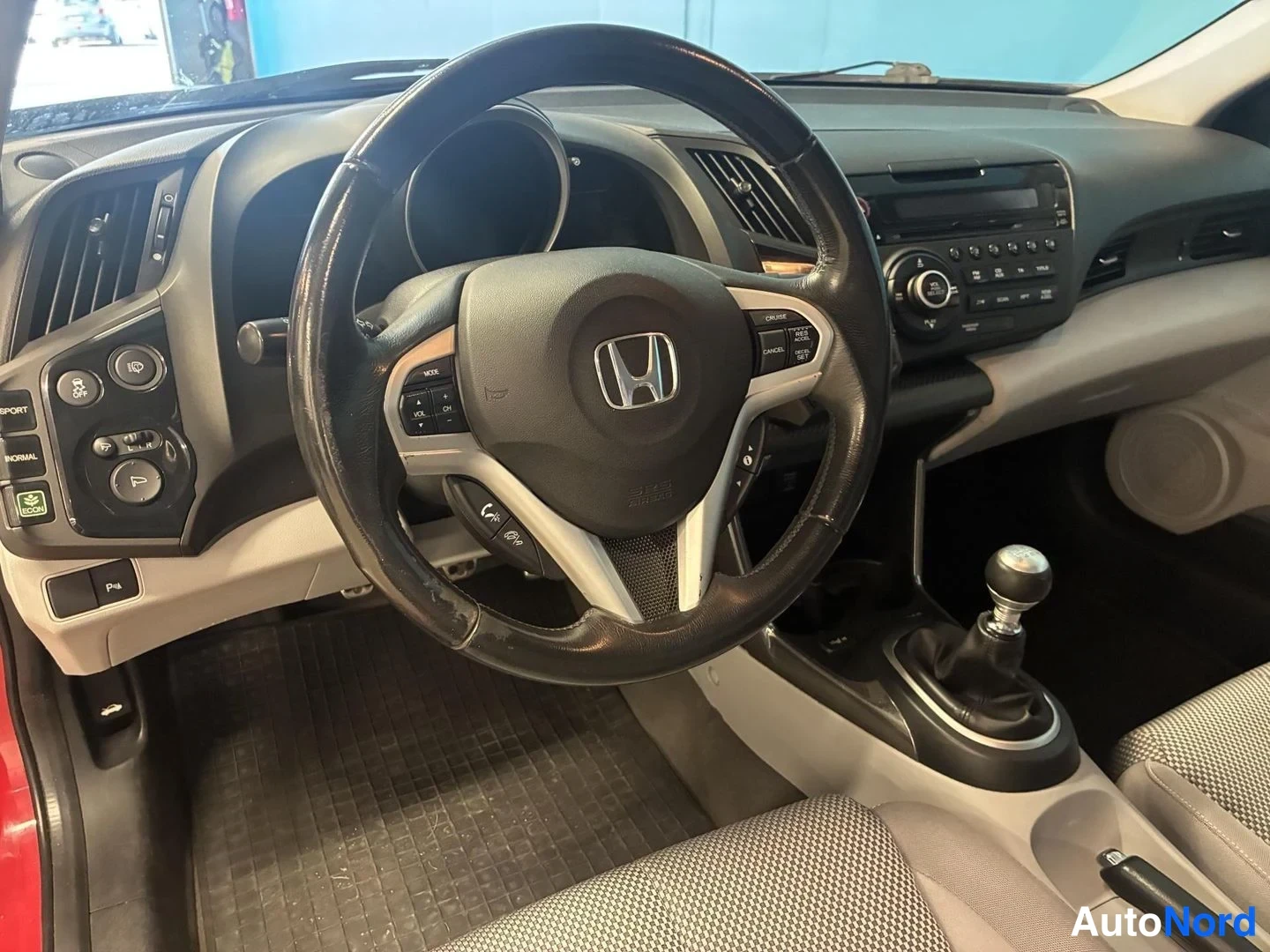 Punainen Honda CR-Z 2011, ohjaamo, kuva 8