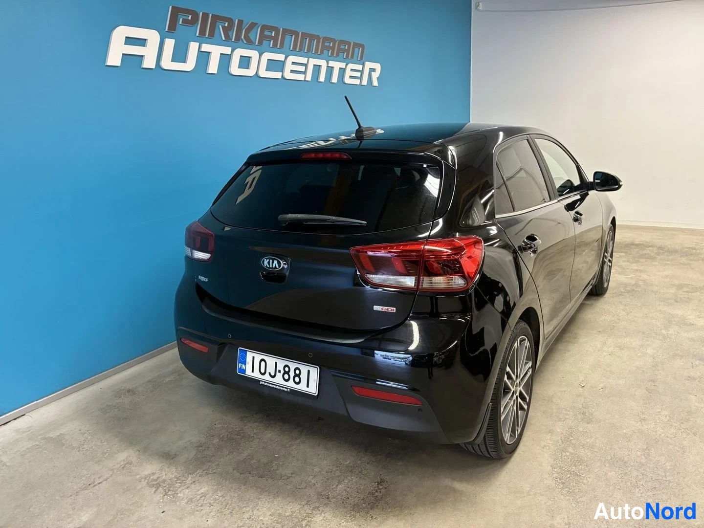 Musta Kia Rio 2018, takaa, kuva 6