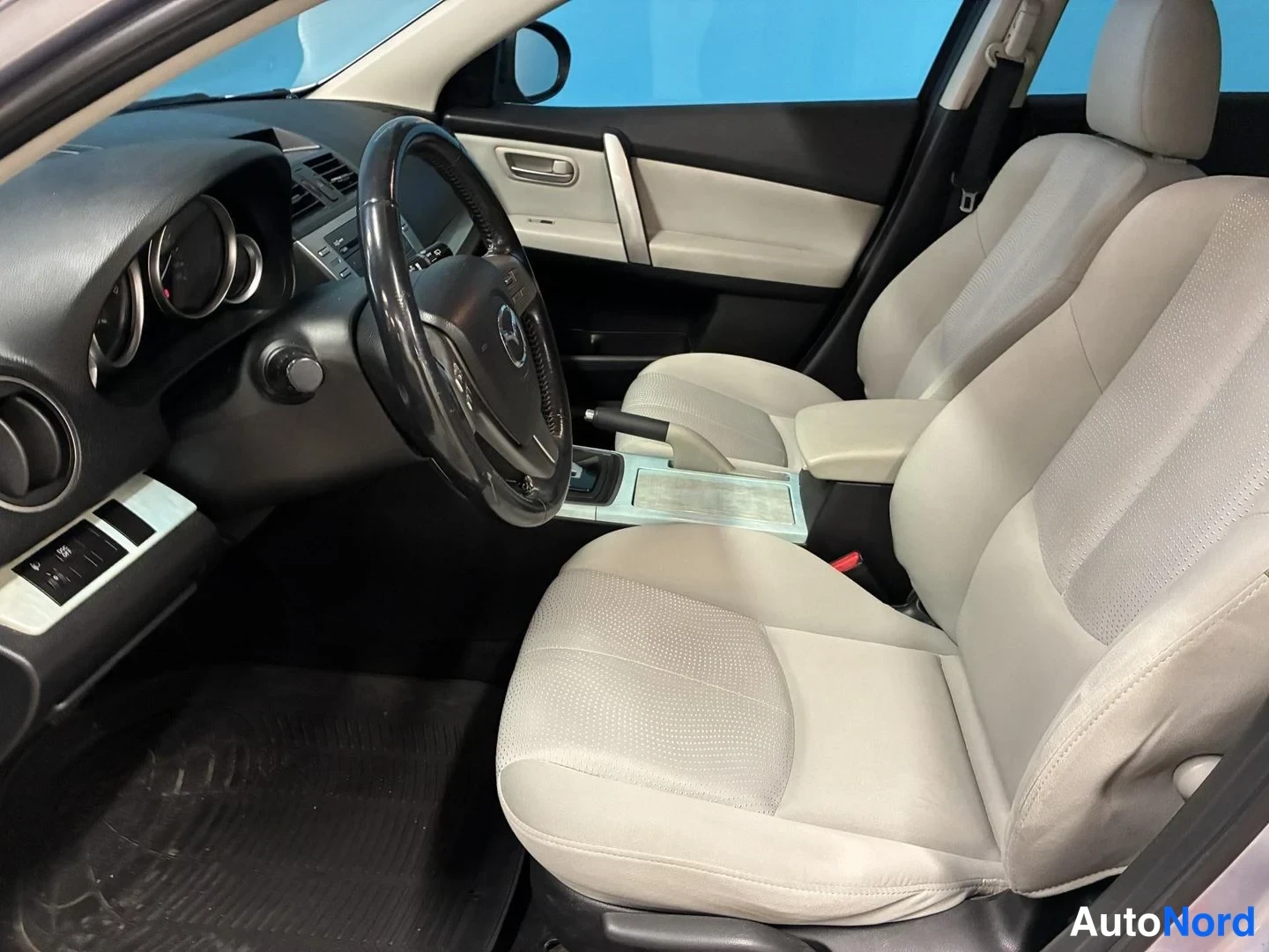 Harmaa Mazda 6 2010, ohjaamo, kuva 7