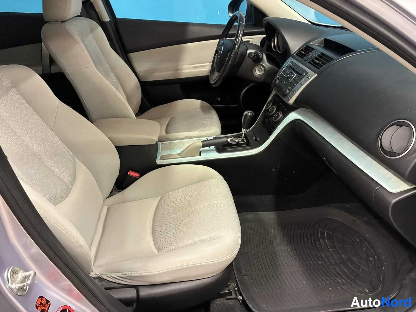 Harmaa Mazda 6 2010, ohjaamo, kuva 8