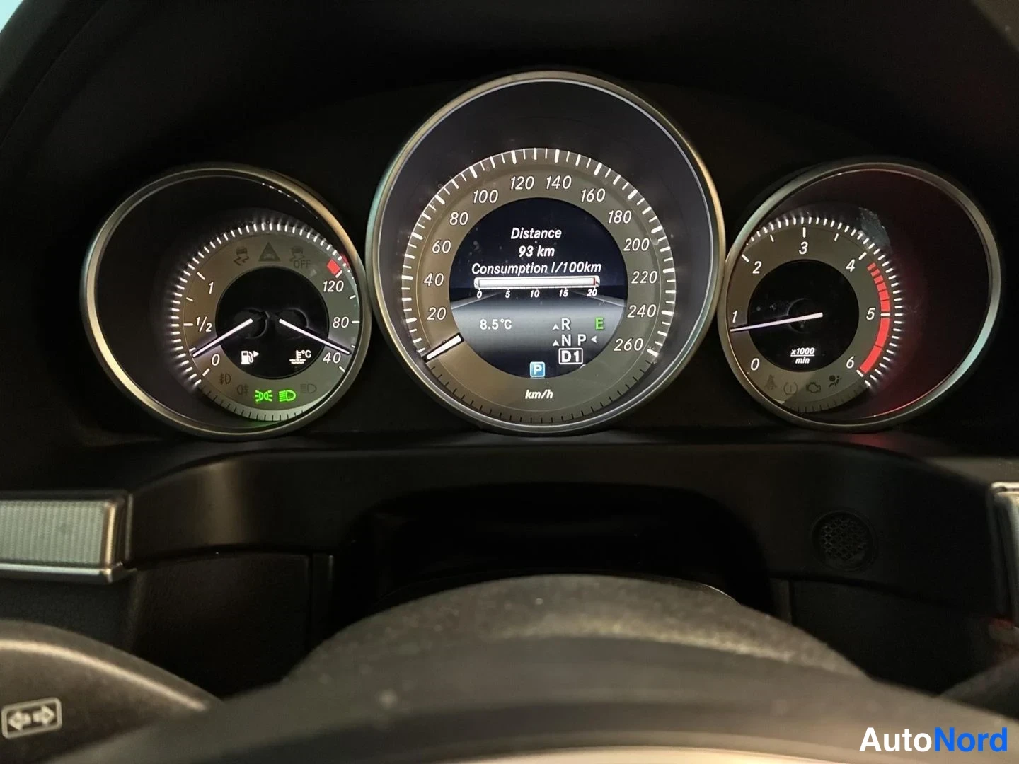 Harmaa Mercedes-Benz E 250 BlueTEC 4MATIC 2014, yksityiskohta, kuva 20