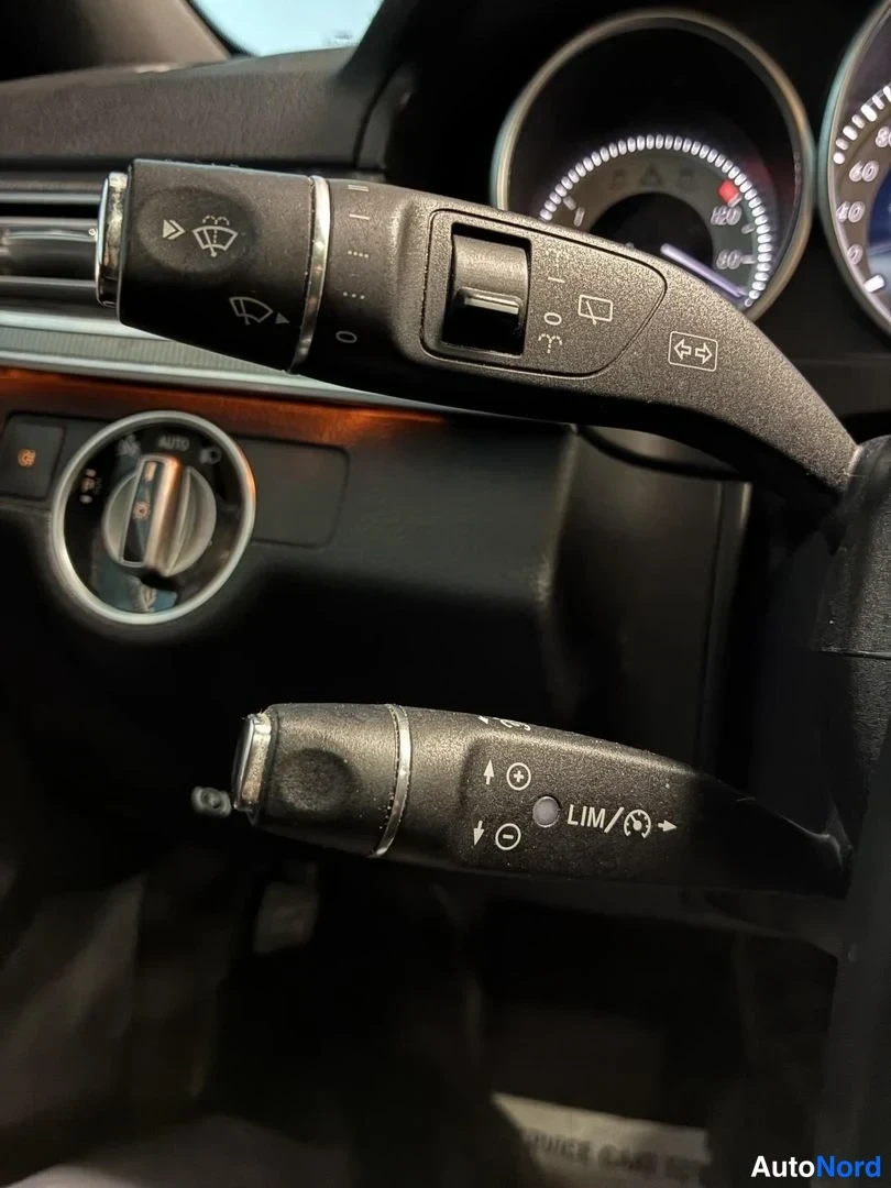 Harmaa Mercedes-Benz E 250 BlueTEC 4MATIC 2014, yksityiskohta, kuva 21
