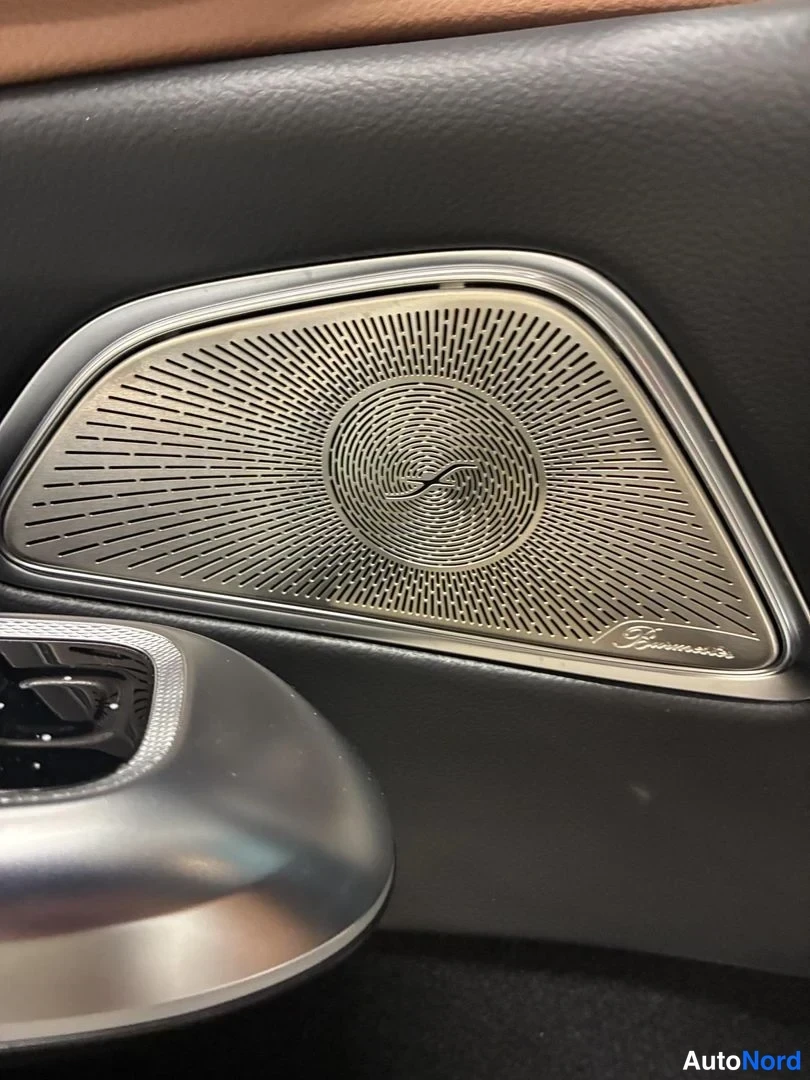 Valkoinen Mercedes-Benz E 300 de 4MATIC 2024, yksityiskohta, kuva 16