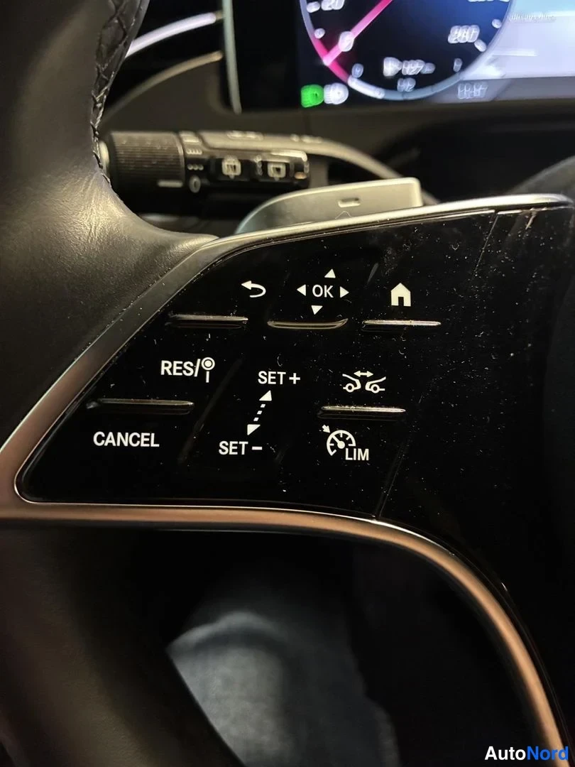 Valkoinen Mercedes-Benz E 300 de 4MATIC 2024, yksityiskohta, kuva 17