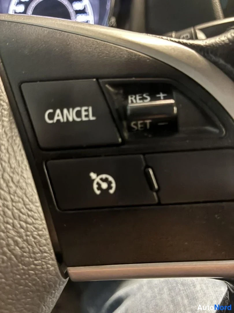 Punainen Mitsubishi ASX 2015, yksityiskohta, kuva 18
