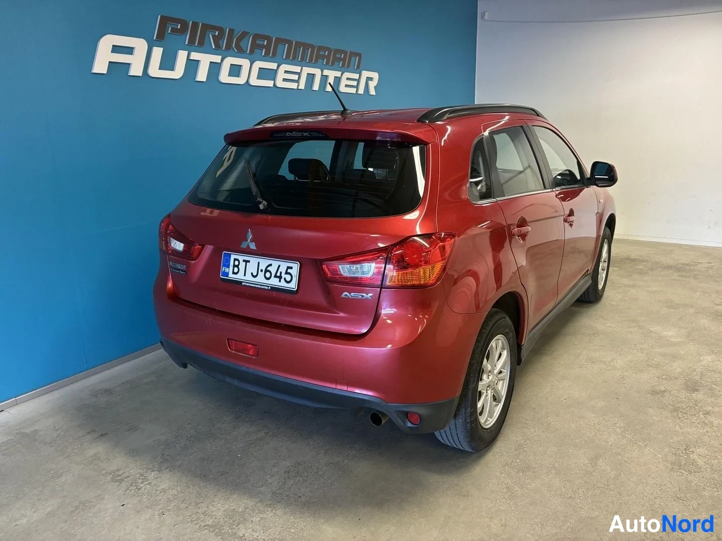 Punainen Mitsubishi ASX 2015, takaviisto, kuva 6