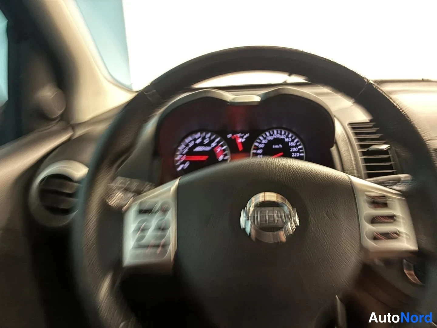 Harmaa Nissan Note 2013, yksityiskohta, kuva 16