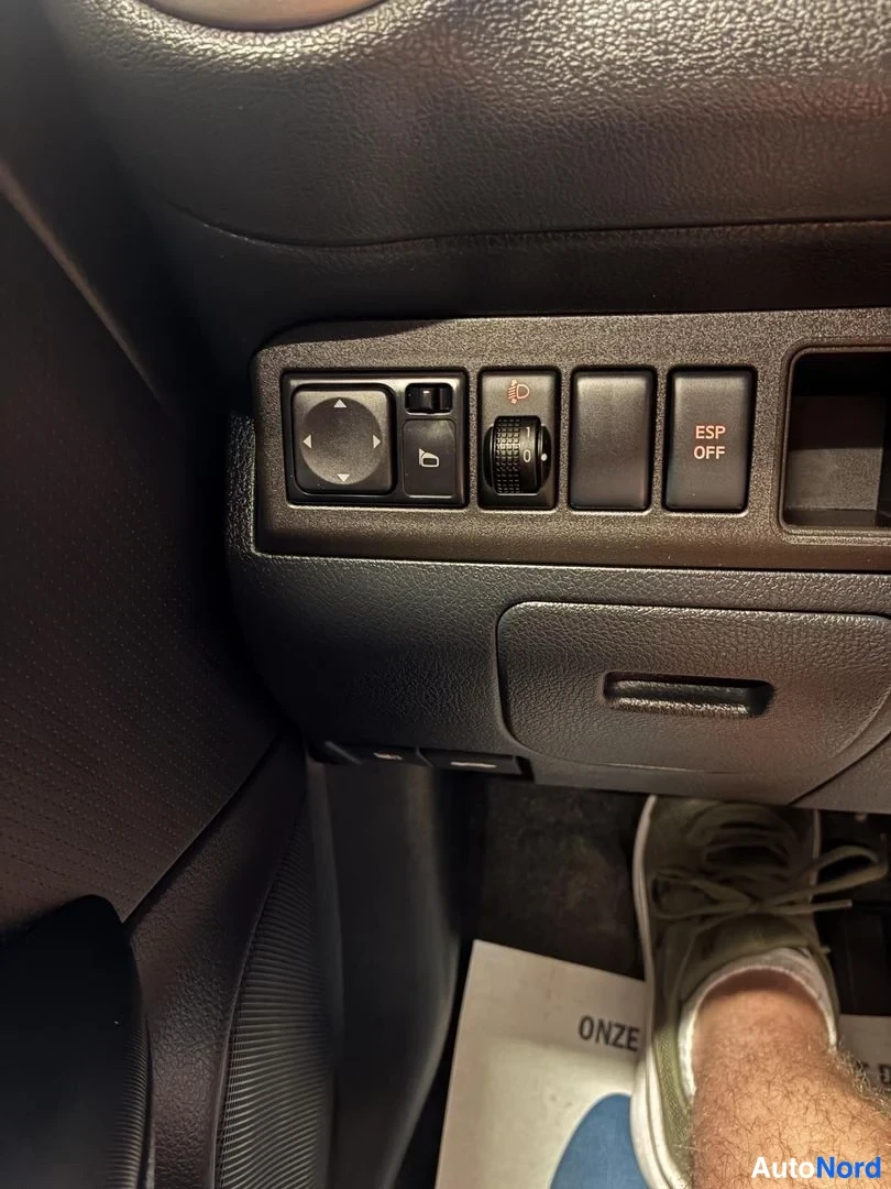Harmaa Nissan Note 2013, yksityiskohta, kuva 19