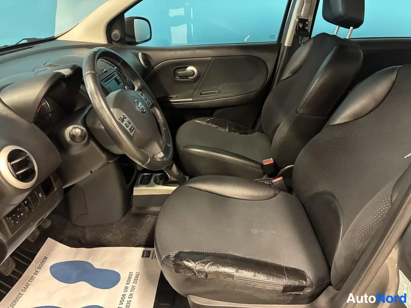 Harmaa Nissan Note 2013, etuistuimet, kuva 12