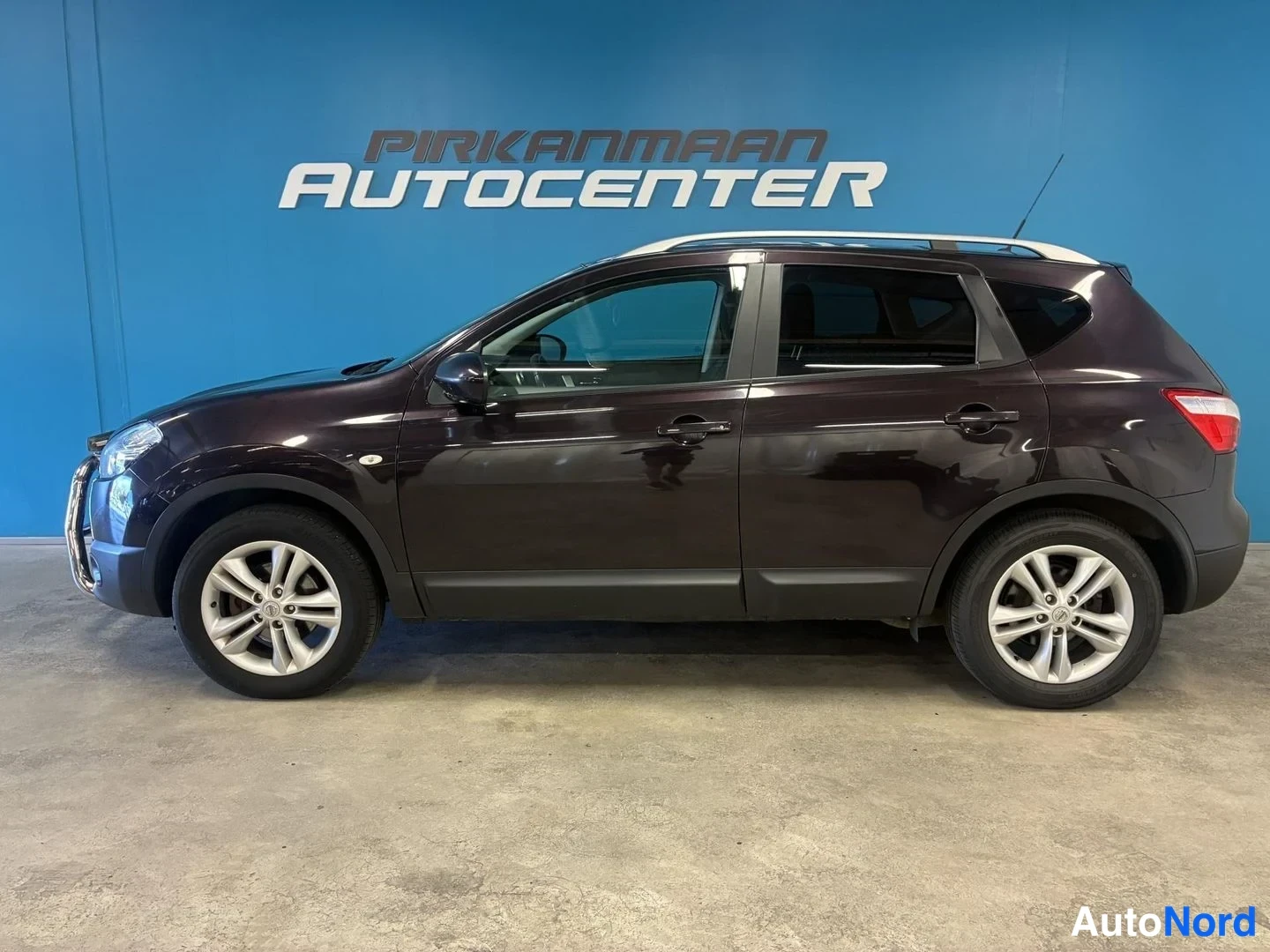 Violetti Nissan Qashqai 2010, sivulta, kuva 4