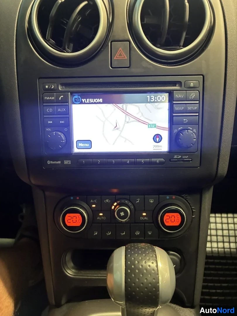 Violetti Nissan Qashqai 2010, ohjaamo, kuva 11