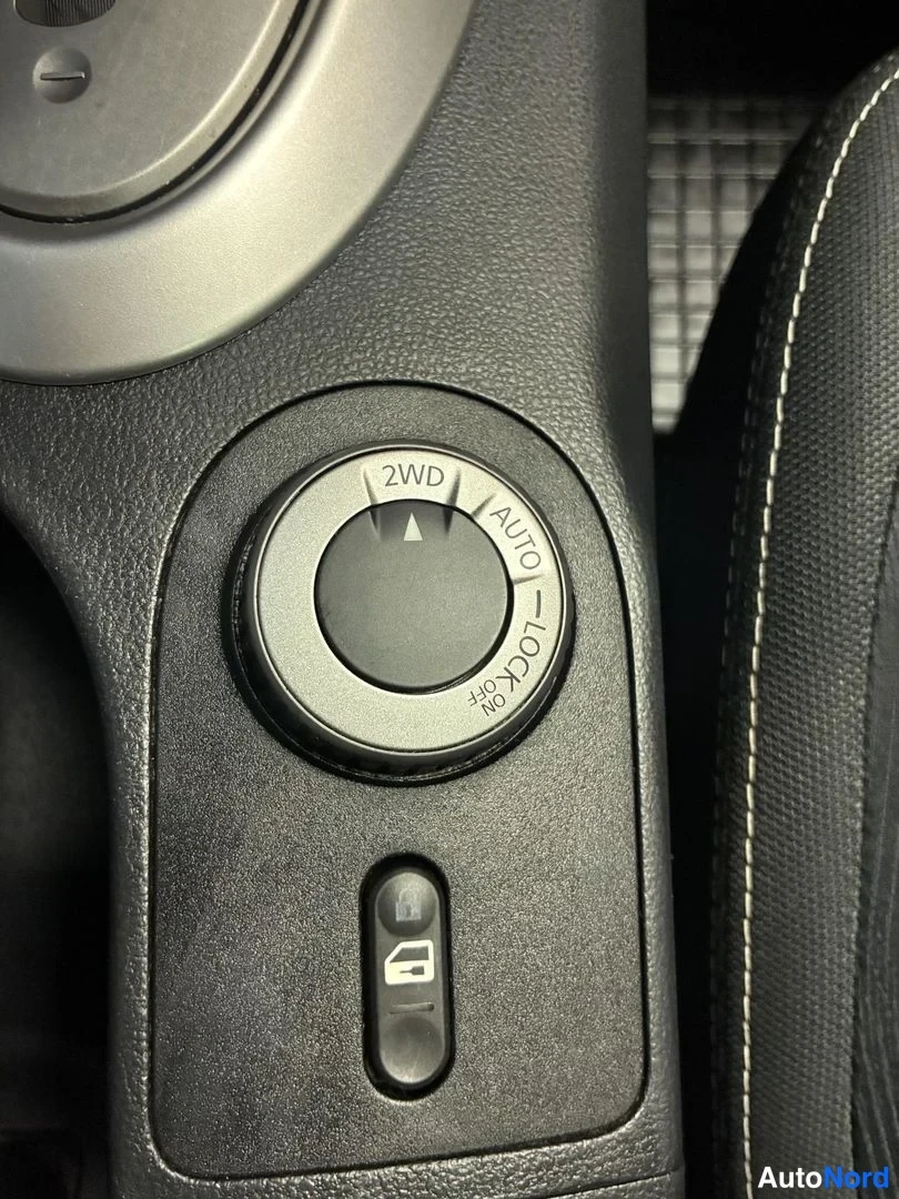Violetti Nissan Qashqai 2010, yksityiskohta, kuva 22
