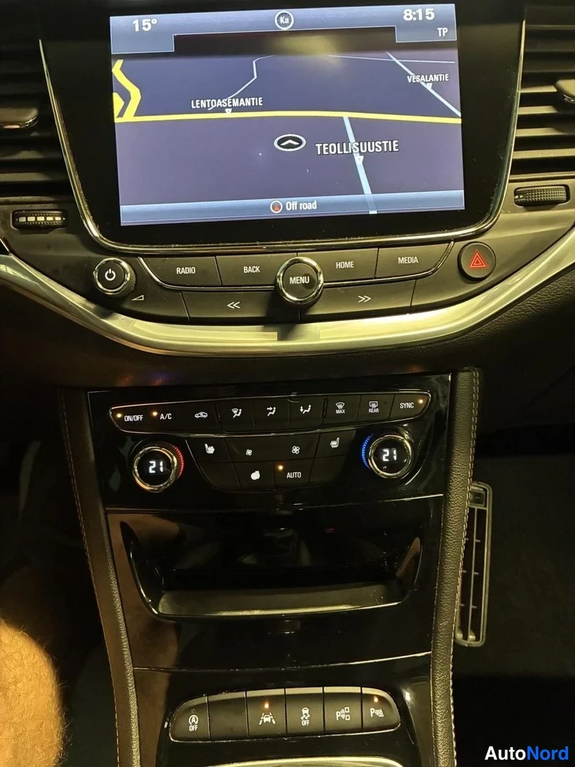 Valkoinen Opel Astra Sports Tourer 2017, yksityiskohta, kuva 15