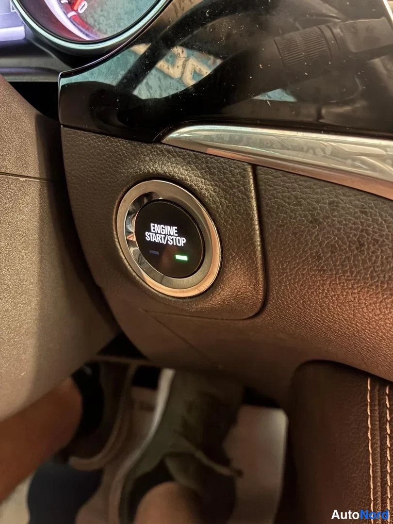 Valkoinen Opel Astra Sports Tourer 2017, yksityiskohta, kuva 19