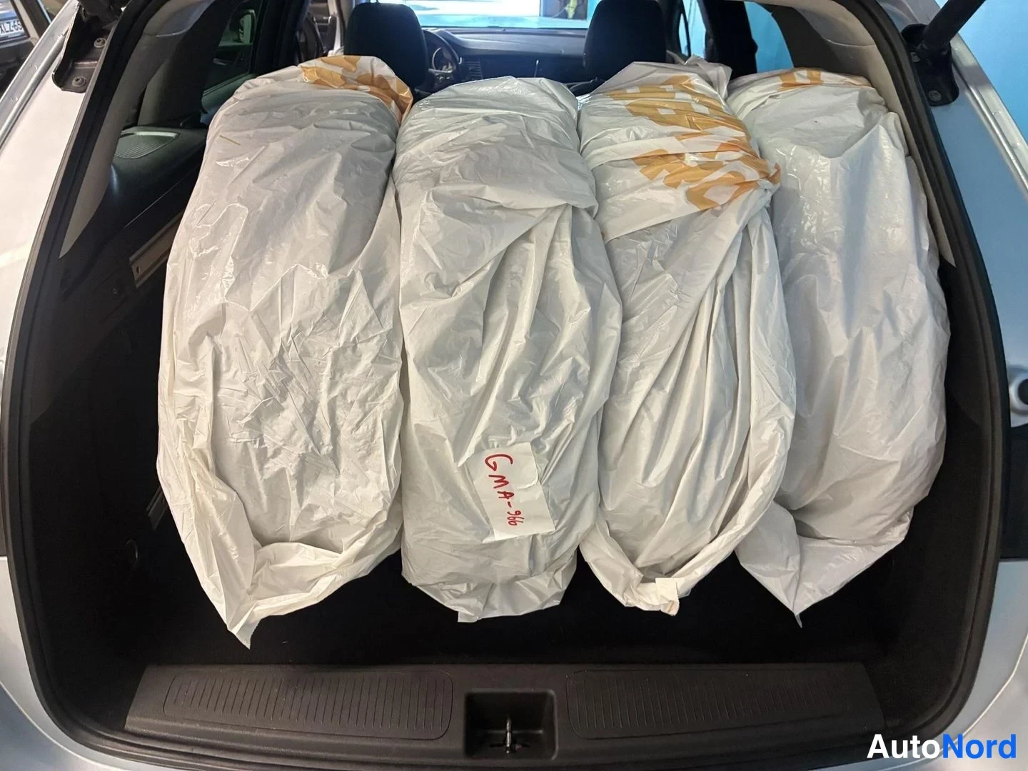 Hopea Opel Astra Sports Tourer 2016, tavaratila, kuva 13