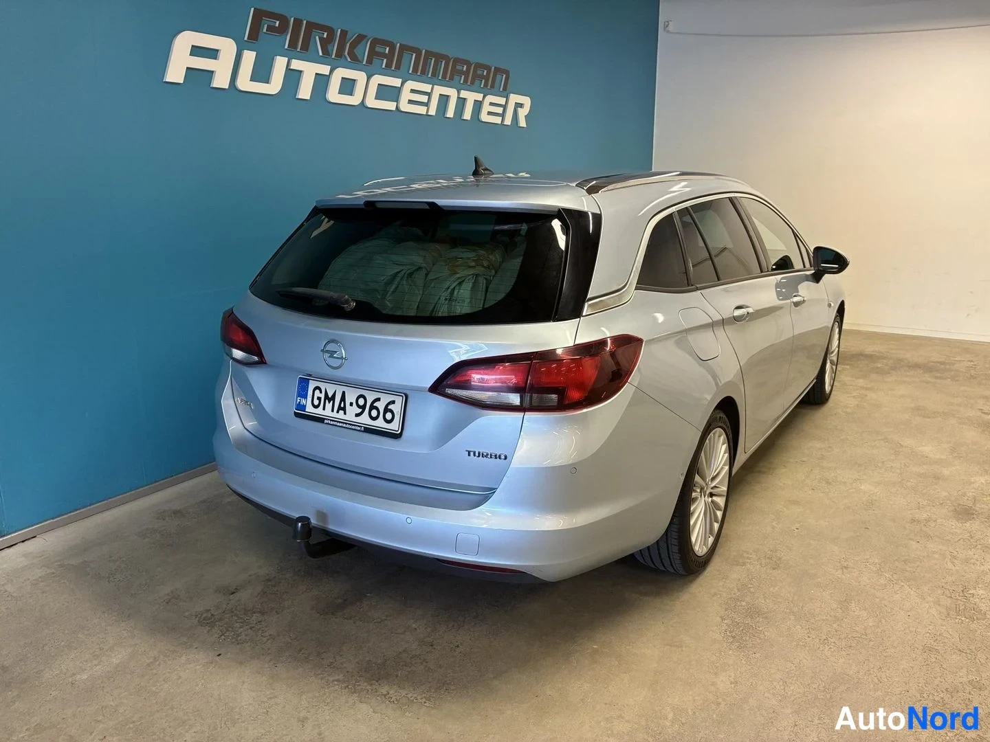Hopea Opel Astra Sports Tourer 2016, takaa, kuva 6