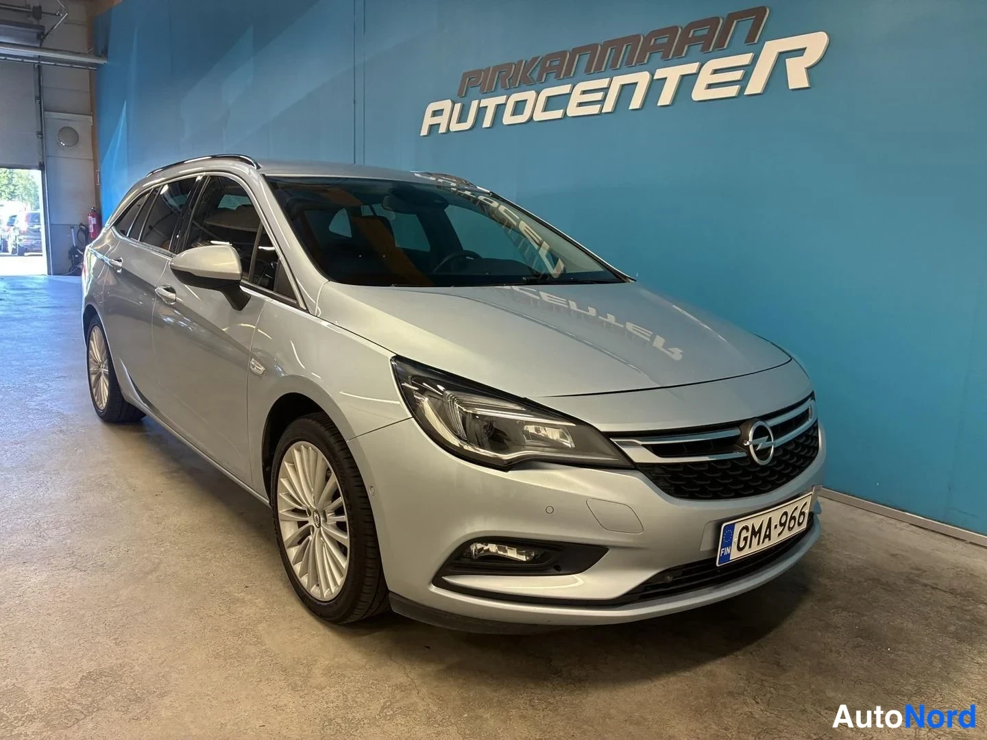 Hopea Opel Astra Sports Tourer 2016, etuviisto, keula oikealle, kuva 3