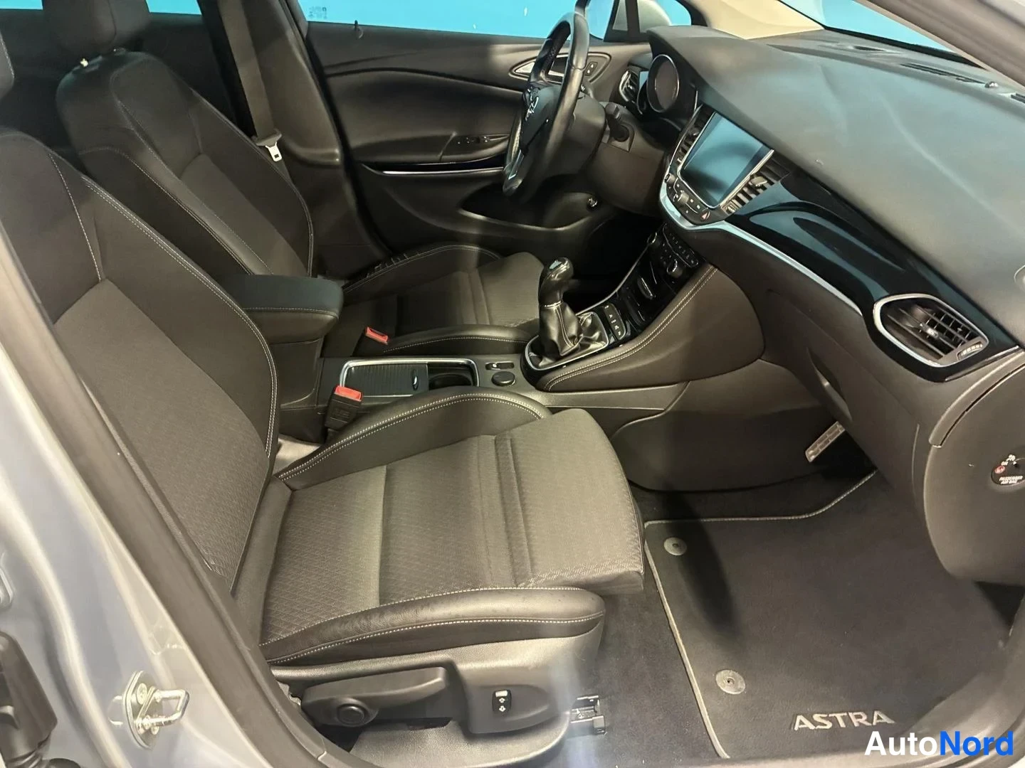 Hopea Opel Astra Sports Tourer 2016, ohjaamo, kuva 9