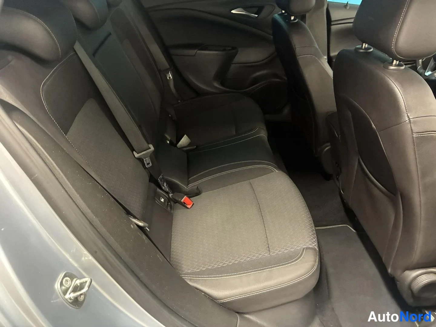 Hopea Opel Astra Sports Tourer 2016, takaistuimet, kuva 12