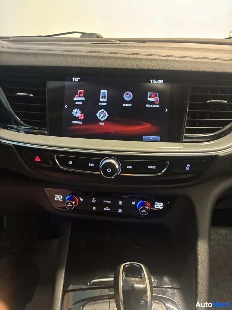 Valkoinen Opel Insignia Grand Sport 2017, yksityiskohta, kuva 15