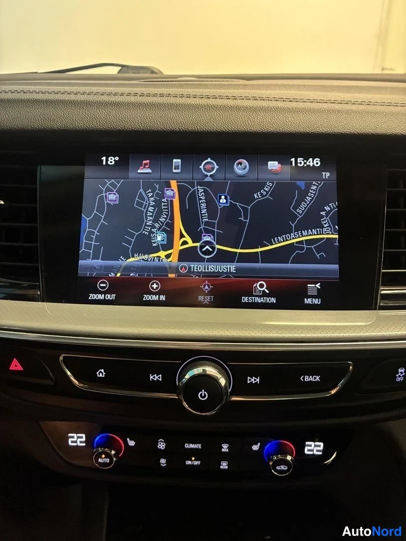 Valkoinen Opel Insignia Grand Sport 2017, yksityiskohta, kuva 17
