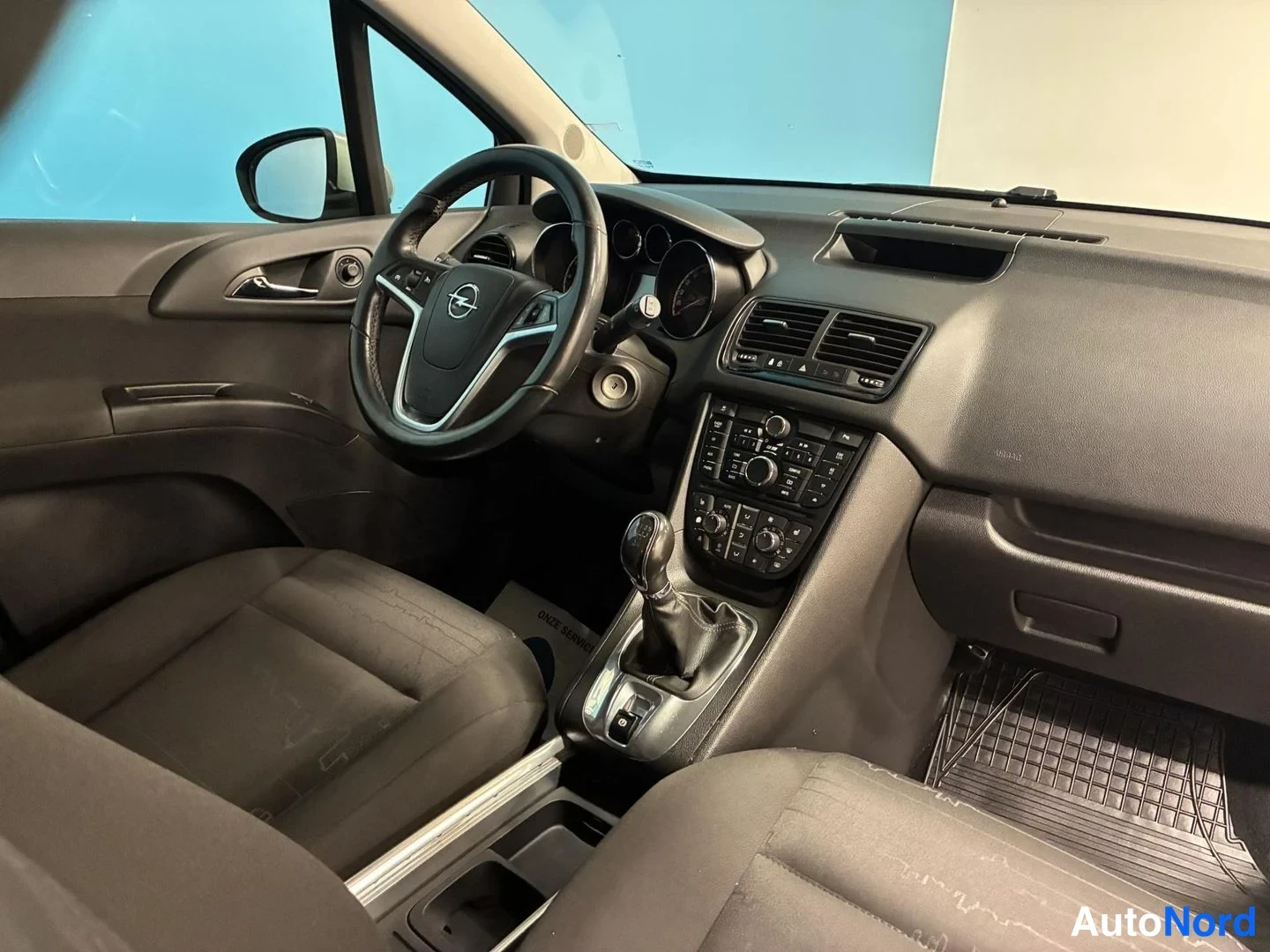 Hopea Opel Meriva 2010, ohjaamo, kuva 8