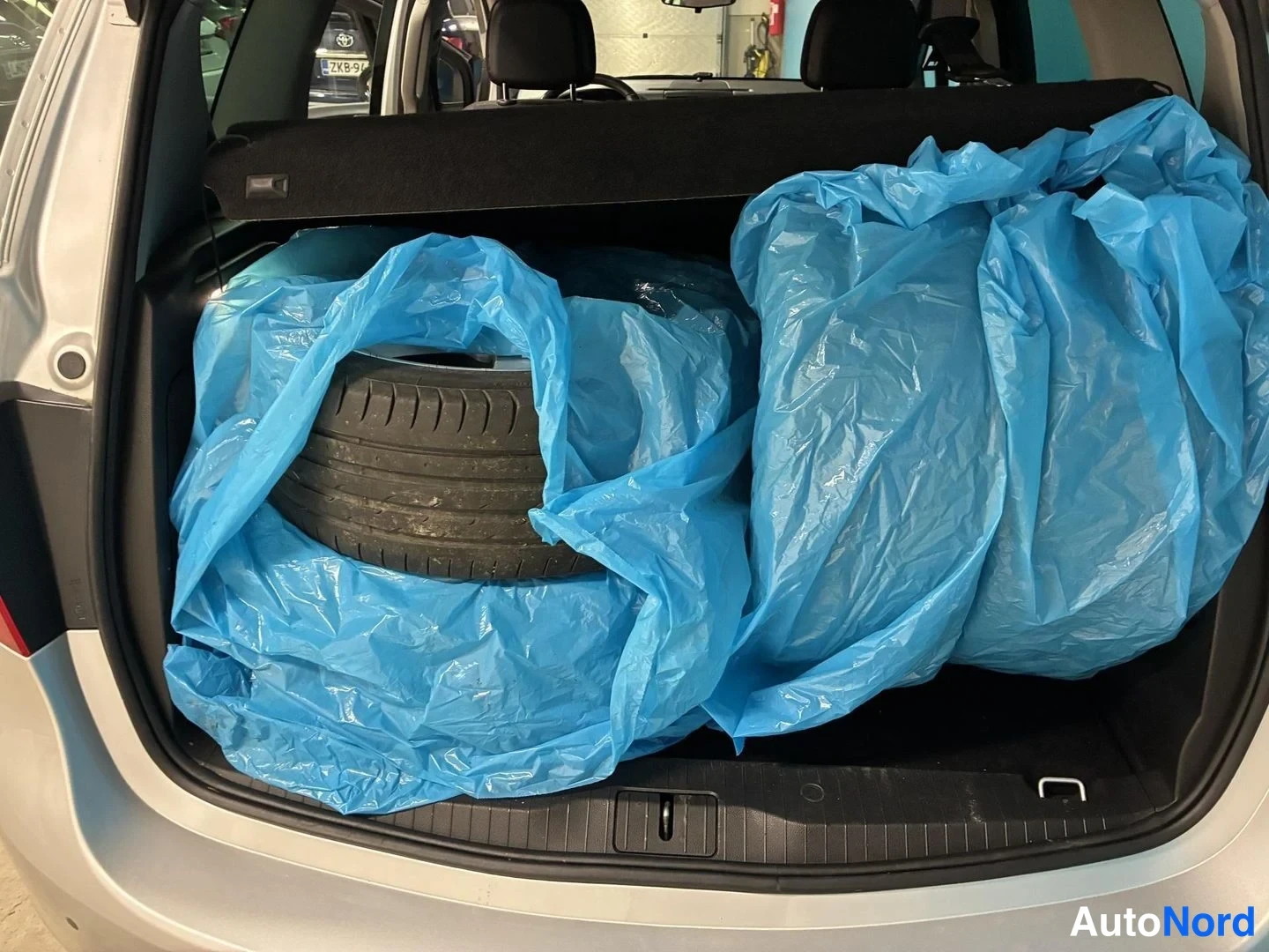 Hopea Opel Meriva 2010, tavaratila, kuva 13