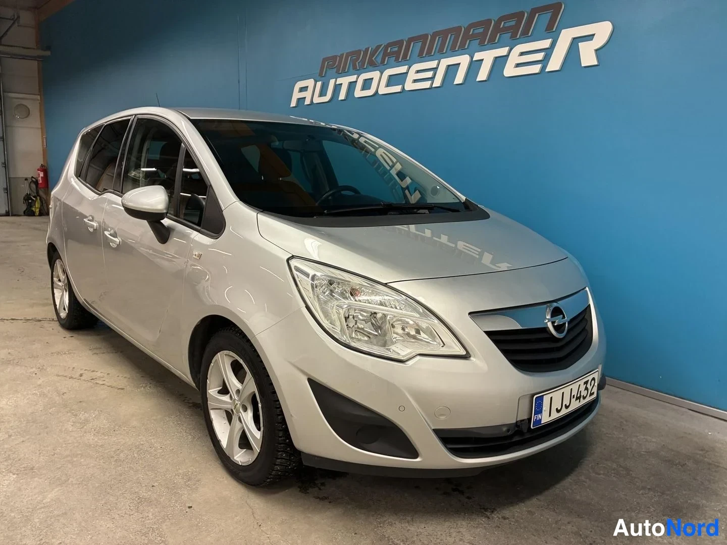 Hopea Opel Meriva 2010, etuviisto, keula oikealle, kuva 3