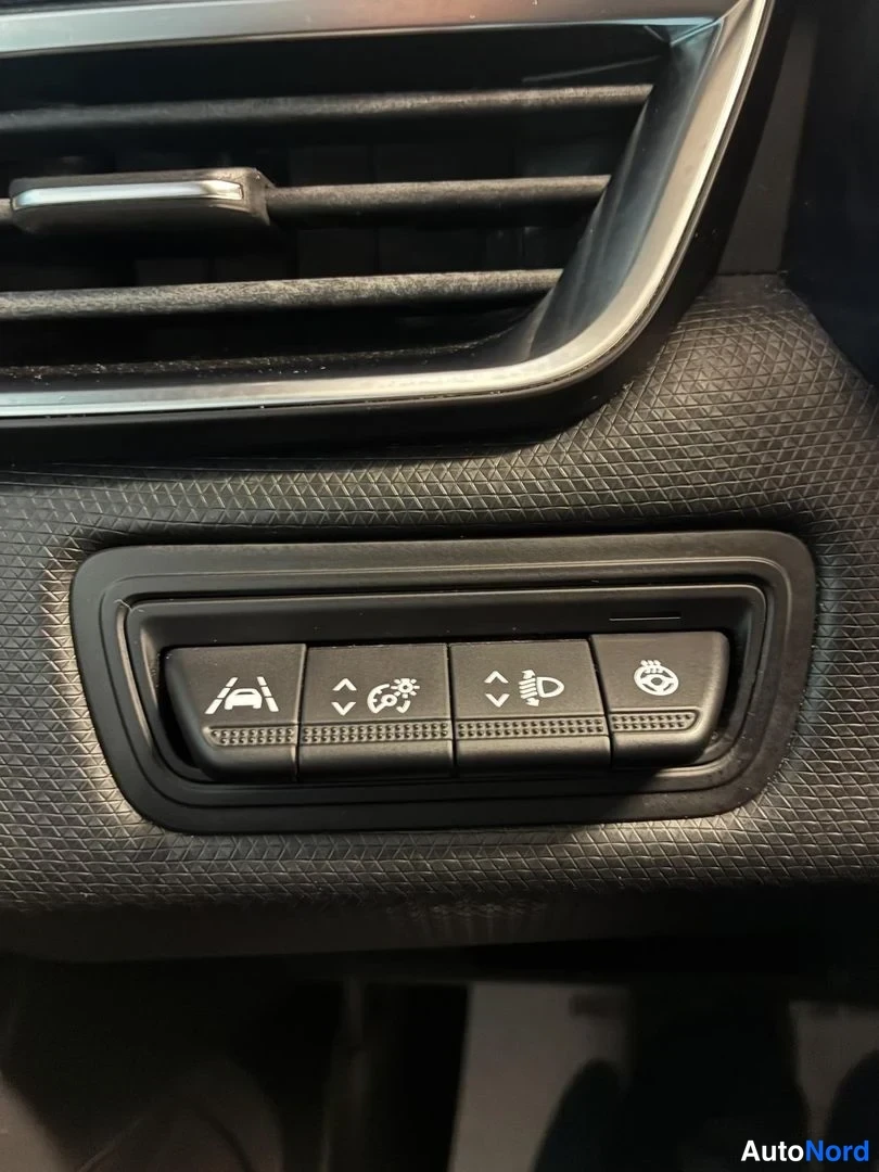 Valkoinen Renault Clio 2020, yksityiskohta, kuva 18