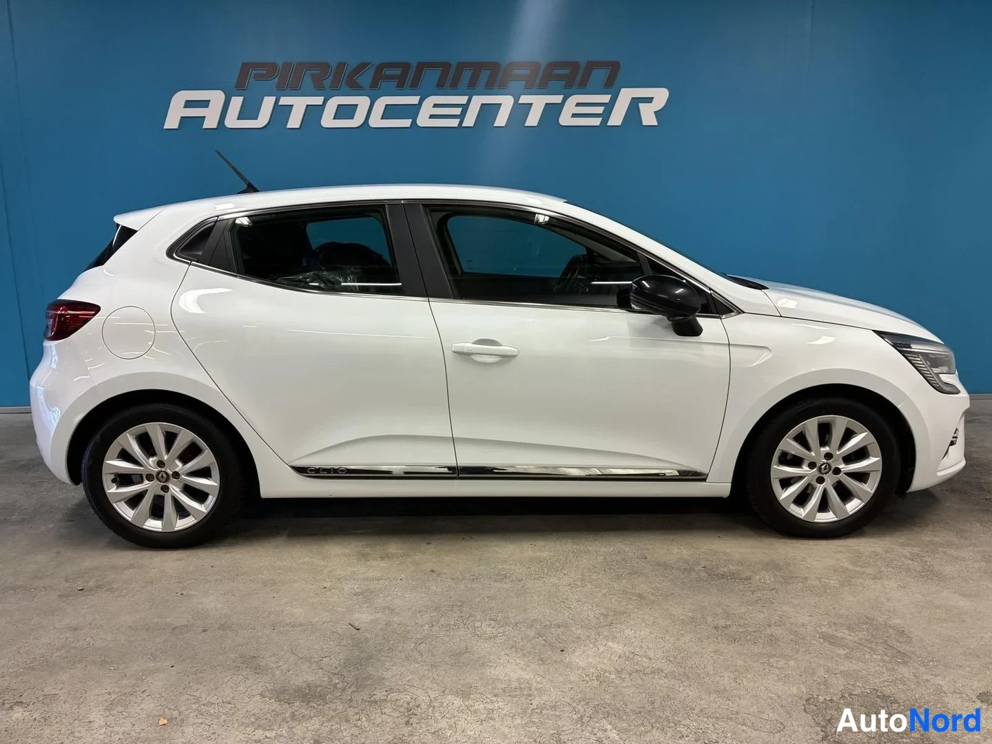 Valkoinen Renault Clio 2020, sivulta, kuva 4