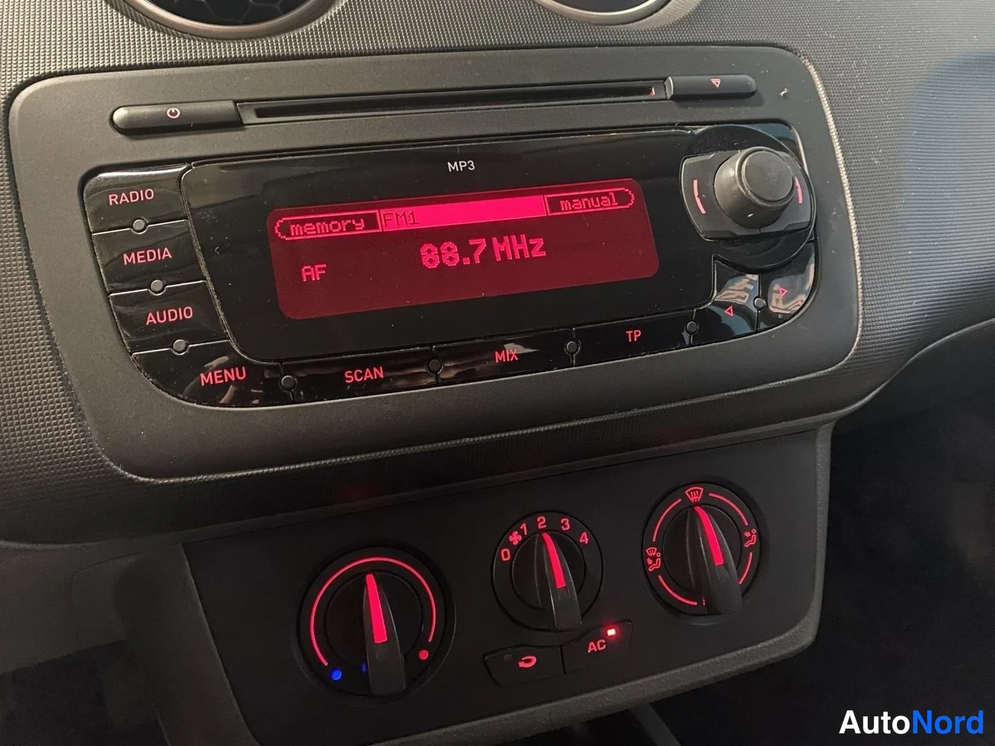 Harmaa Seat Ibiza ST 2011, yksityiskohta, kuva 16