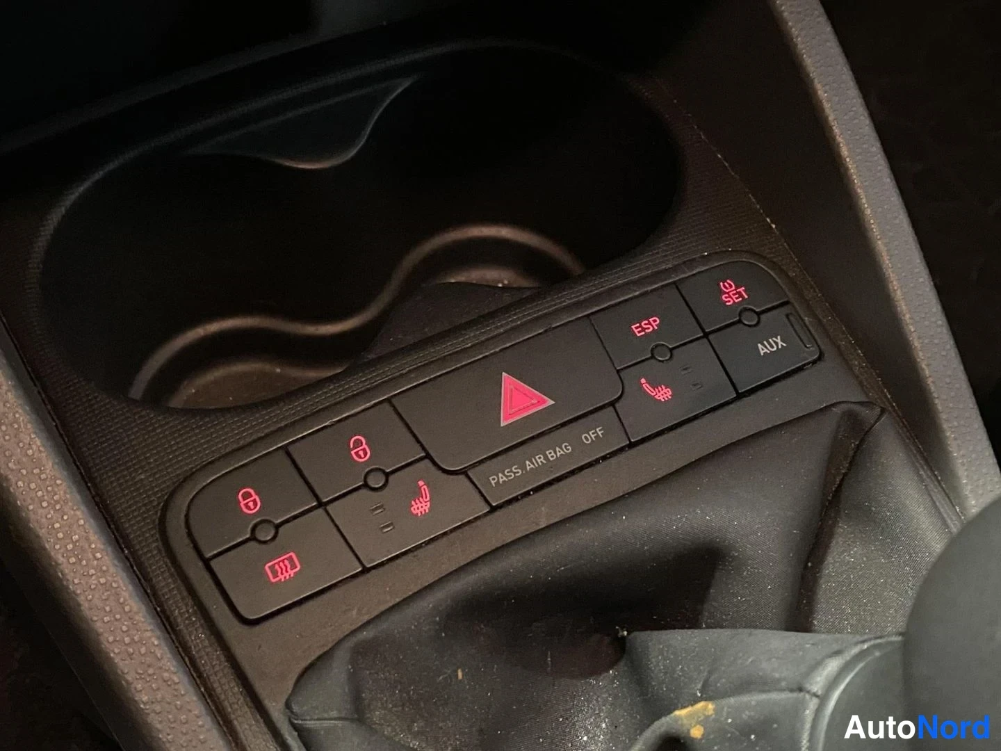 Harmaa Seat Ibiza ST 2011, yksityiskohta, kuva 17
