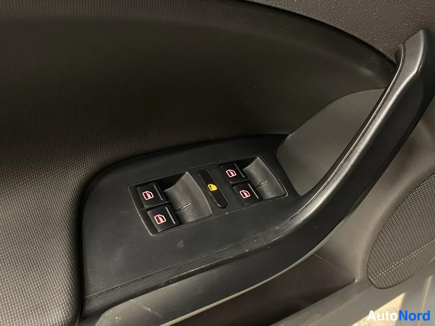 Harmaa Seat Ibiza ST 2011, yksityiskohta, kuva 19