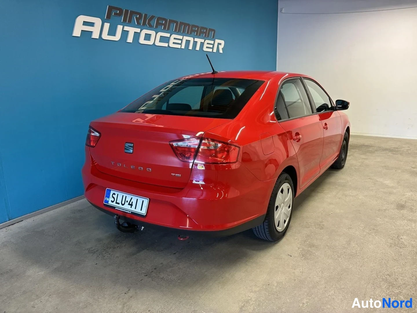 Punainen Seat Toledo 2015, takaviisto, kuva 6