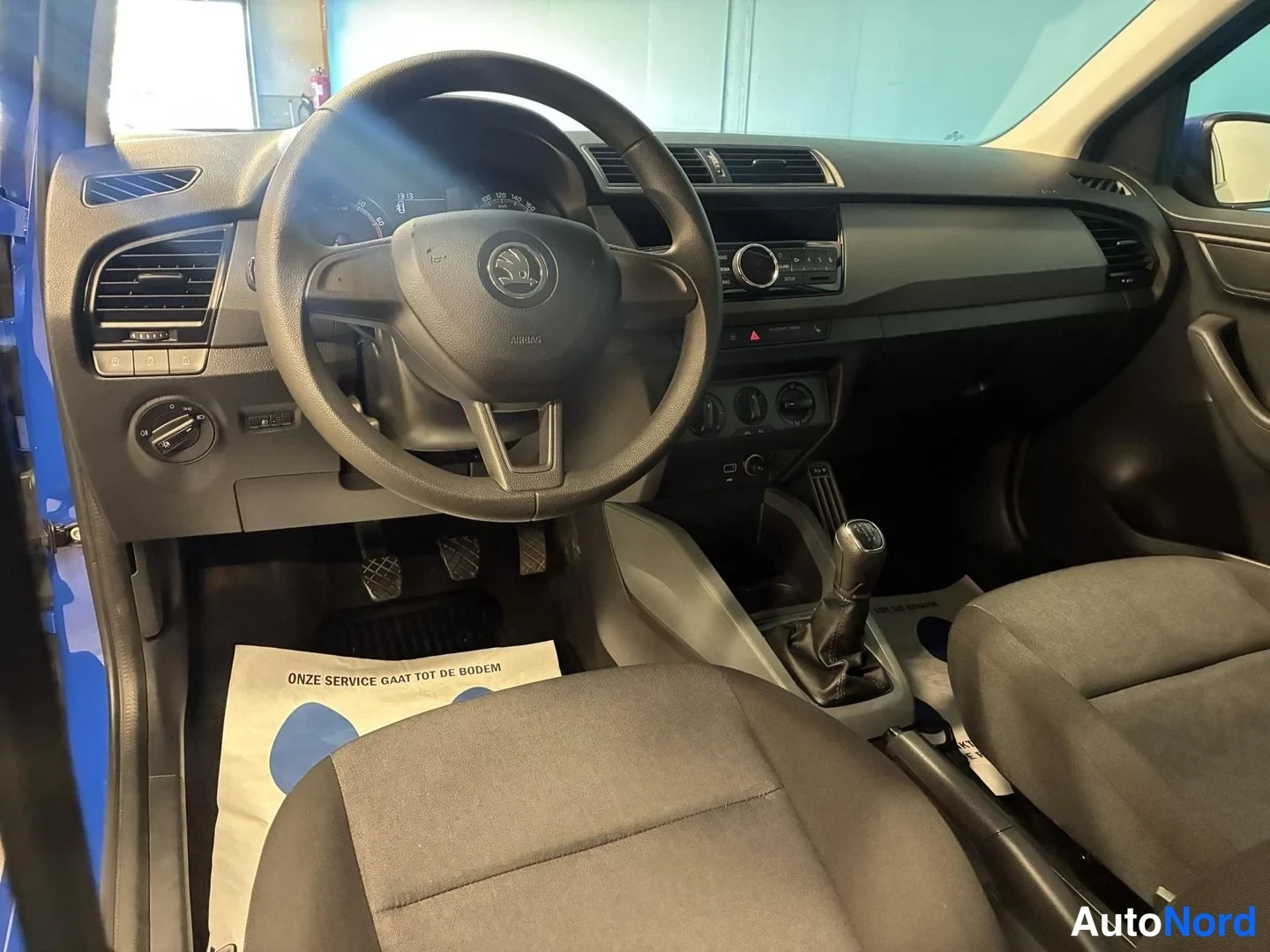 Sininen Skoda Fabia 2019, ohjaamo, kuva 8