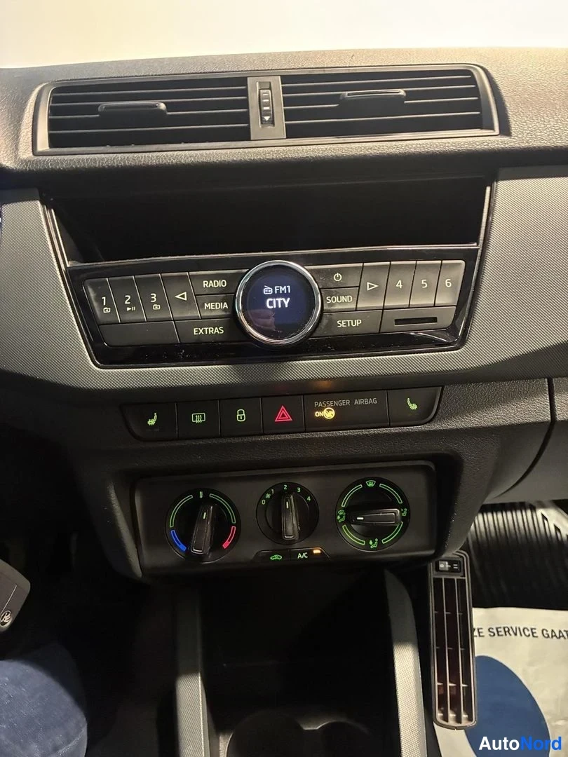 Sininen Skoda Fabia 2019, yksityiskohta, kuva 16