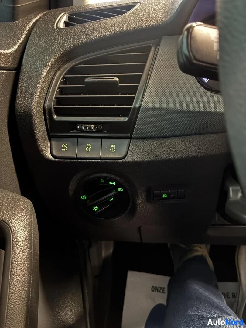 Sininen Skoda Fabia 2019, yksityiskohta, kuva 17