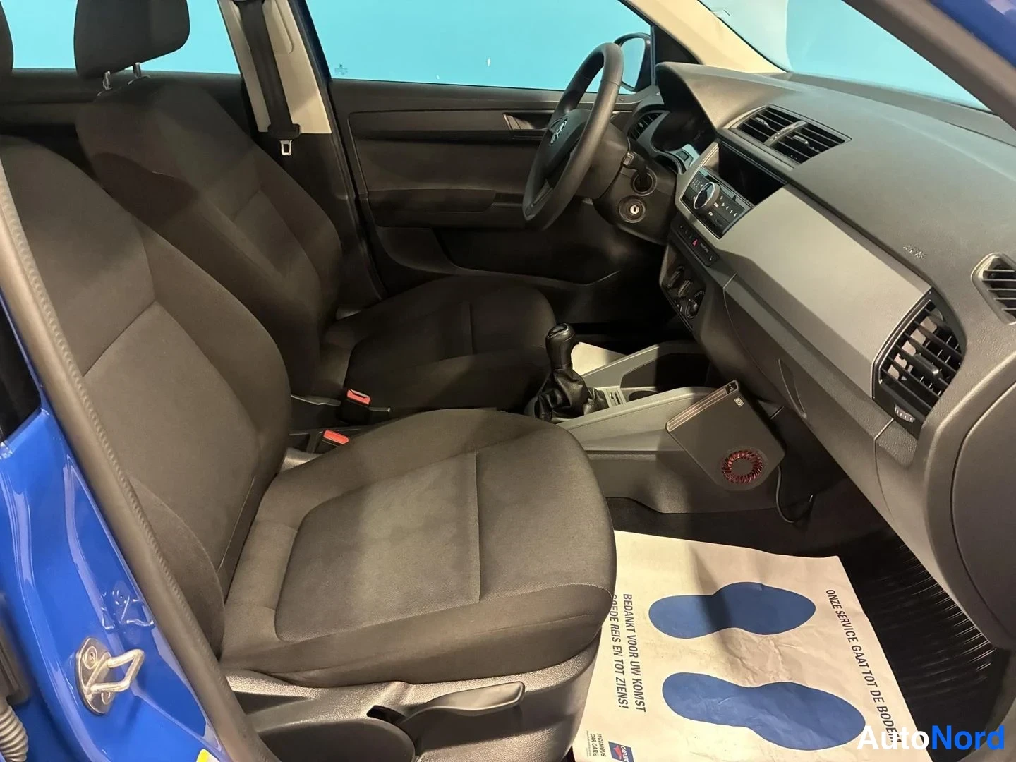 Sininen Skoda Fabia 2019, etuistuimet, kuva 11