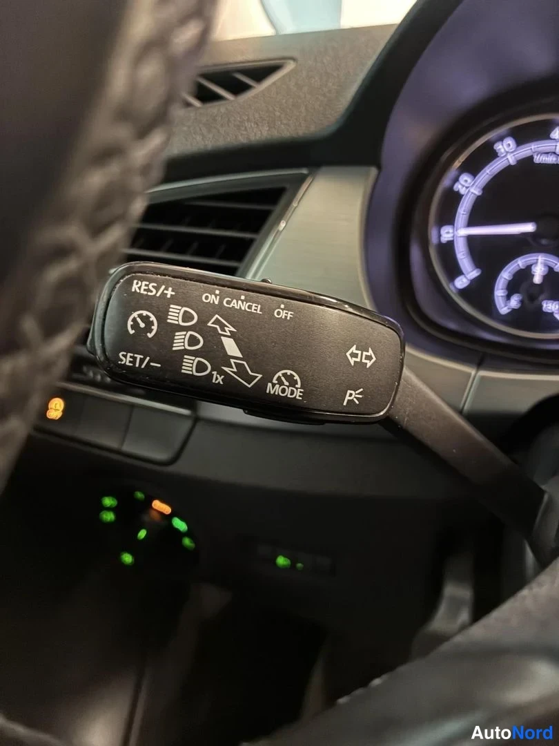 Valkoinen Skoda Fabia 2019, yksityiskohta, kuva 20