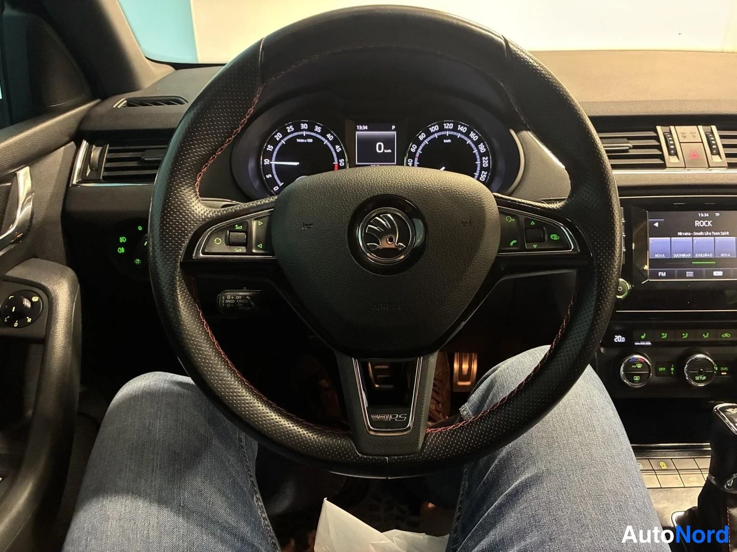 Sininen Skoda Octavia 2014, yksityiskohta, kuva 15