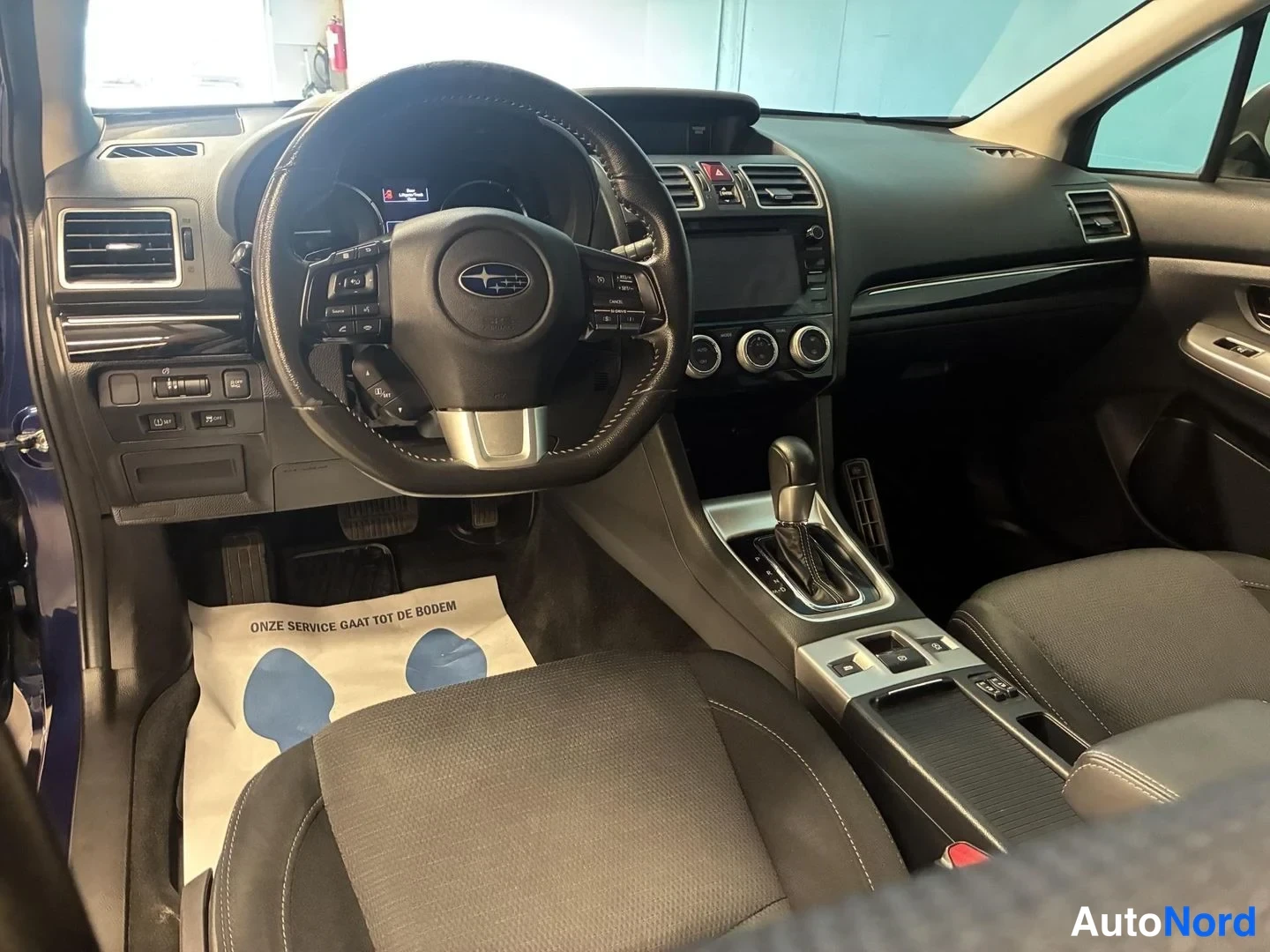 Sininen Subaru Levorg 2016, ohjaamo, kuva 9