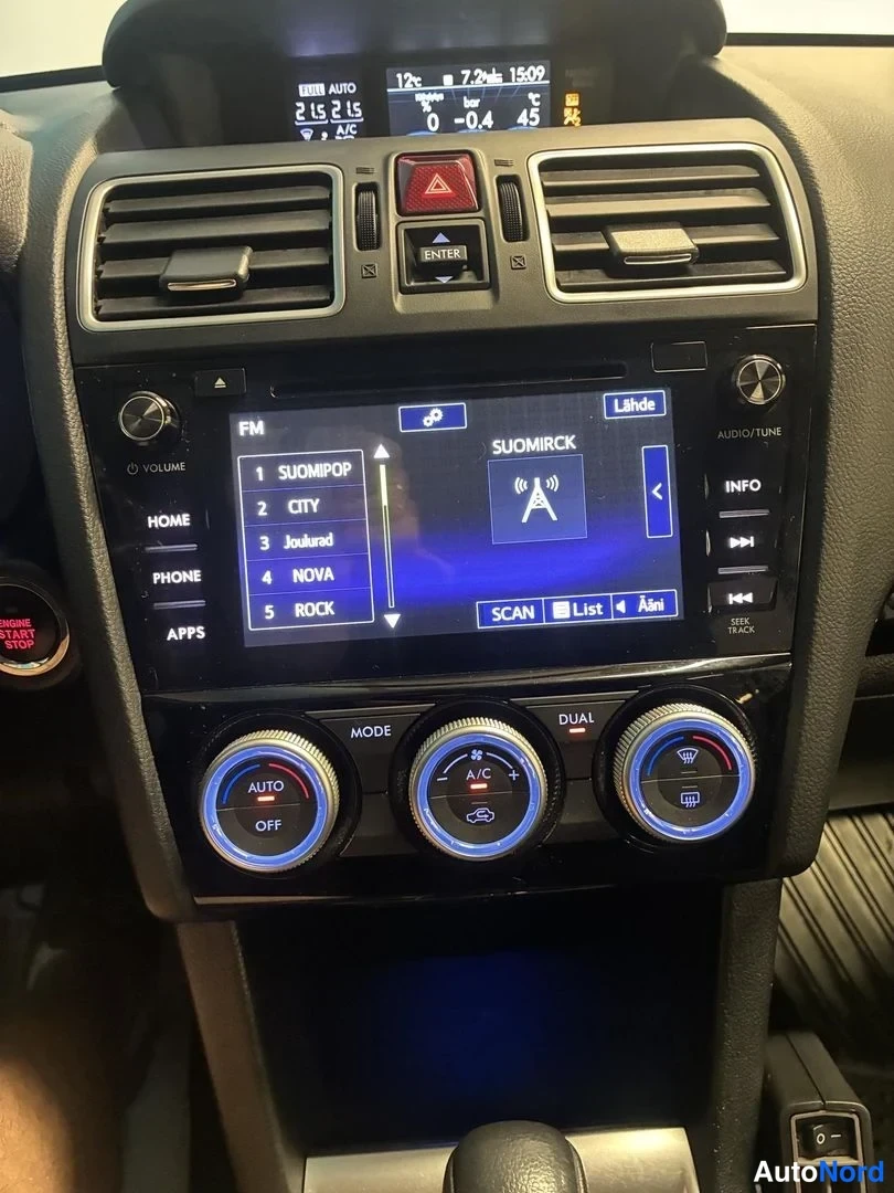 Sininen Subaru Levorg 2016, ohjaamo, kuva 11