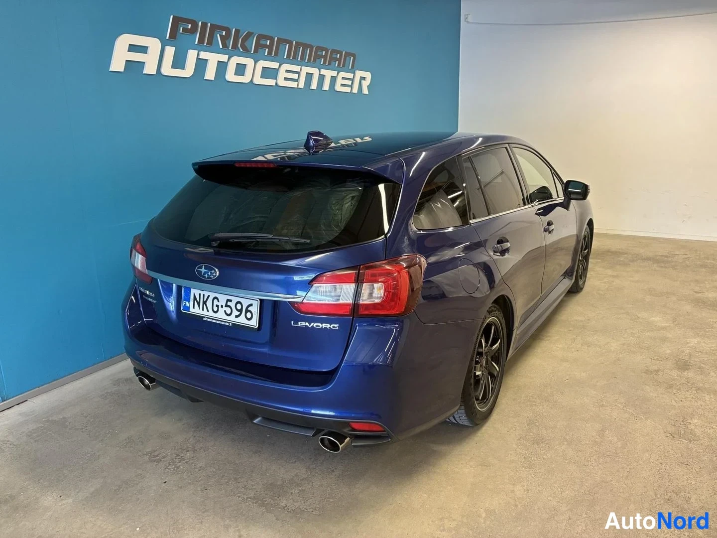 Sininen Subaru Levorg 2016, takaviisto, kuva 6