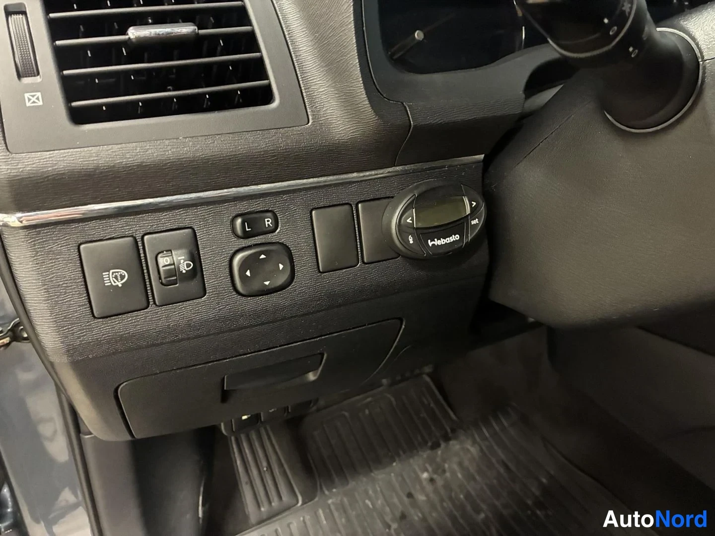 Sininen Toyota Avensis 2010, yksityiskohta, kuva 8