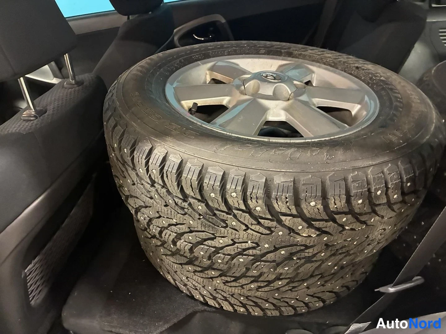 Hopea Toyota RAV4 2007, tavaratila, kuva 14