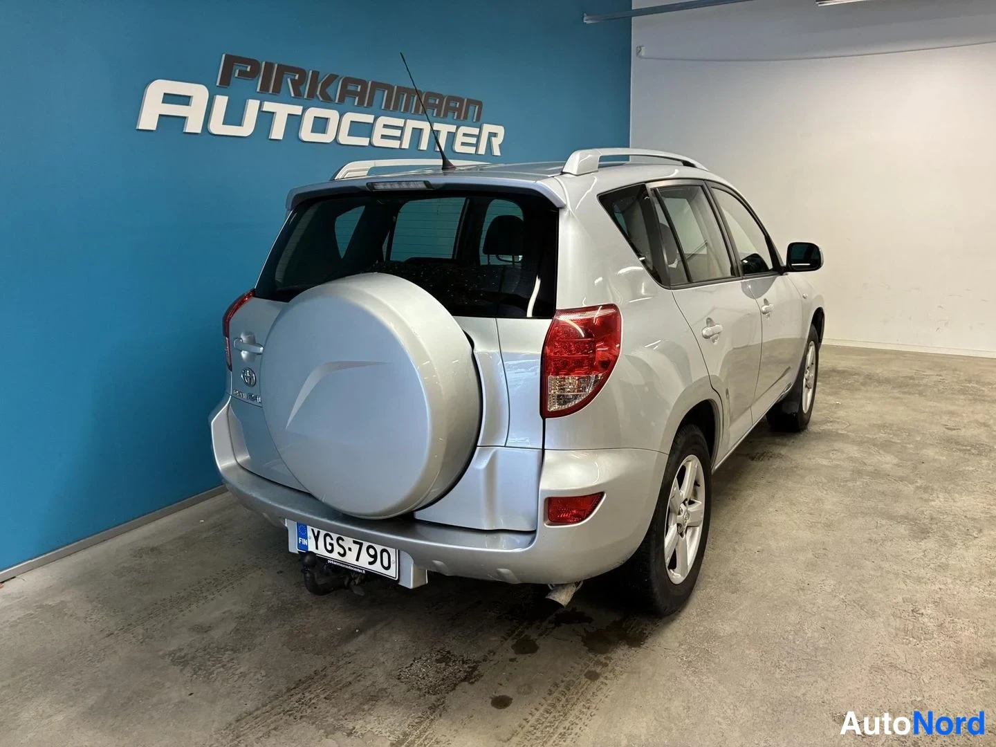 Hopea Toyota RAV4 2007, takaa, kuva 6